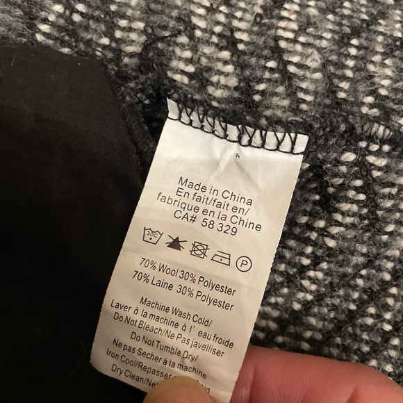 Cozy wool thick knit cardigan - Picture 8 of 9